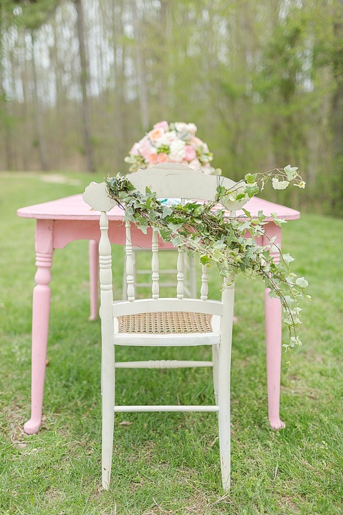 Tis the season for pretty poppies, terrific tulips and darling daffodils!  Spring is finally on its way to RVA and we are feeling the fever!  All of our P&J peeps are prepped and ready for days filled with green grass, leafy trees and longer sun shines days.  So in honor of this change of season we're sharing some of our favorite #flowersonchairs moments! There's so much pretty in this post that we're just gonna let the photos do the talking.  Happy Spring ya'll!