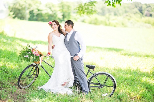 Wedding inspiration styled shoot at the Granary at Valley Pike Farm with eclectic and vintage rentals by Paisley and Jade 