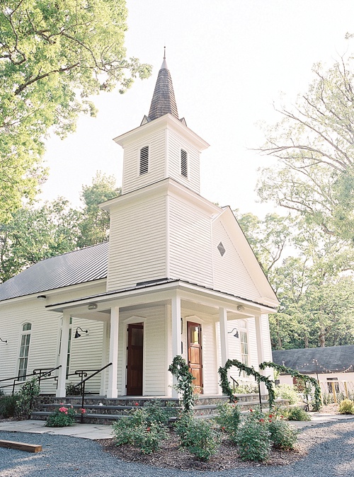 Southern Weddings V9 Styled Shoot at The Parlour at Manns Chapel with specialty rentals by Paisley & Jade 