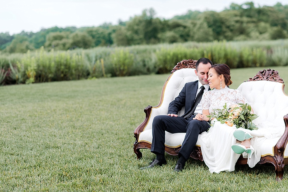 each & white wedding inspiration styled shoot at Early Mountain Vineyards with specialty and vintage rentals by Paisley & Jade