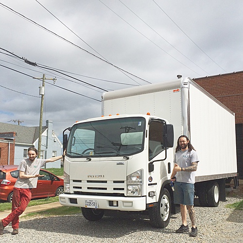 Paisley & Jade makes delivery as easy and possibly and our Warehouse Manager and Shop Lead, Stephen and Tyler, always deliver the best rentals! 