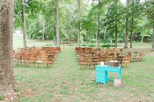 Gorgeous outdoor wedding ceremony on the campus of Hampden-Sydney College in Virginia featuring ceremony seating by Paisley & Jade 