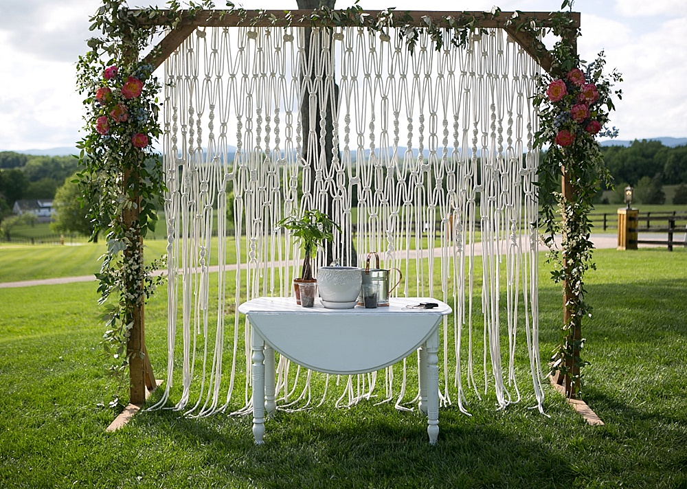 Beautiful boho-chic wedding at Mount Ida Farm in Charlottesville with specialty and vintage rentals by Paisley & Jade