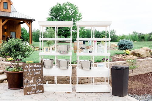 Kentucky Derby inspired real wedding in Virginia with specialty and vintage rentals by Paisley and Jade 