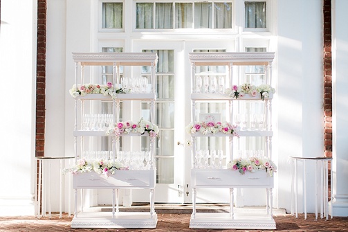 Chic and classic country club wedding near Richmond, Virginia with specialty and vintage rentals by Paisley & Jade 