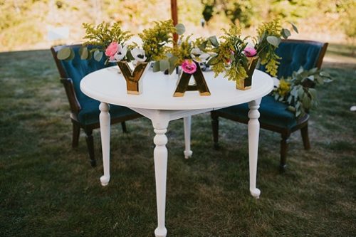 Simple and modern outdoor wedding with specialty and vintage rentals by Paisley & Jade 