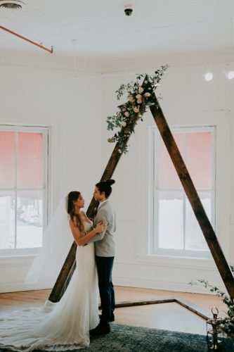 Modern and minimal wedding inspiration styled shoot in Richmond, Virginia with specialty and vintage rentals by Paisley & Jade 