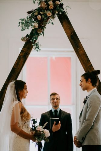 Modern and minimal wedding inspiration styled shoot in Richmond, Virginia with specialty and vintage rentals by Paisley & Jade 