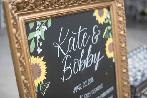 Kate & Bobby's Colorful Independence Golf Club Wedding