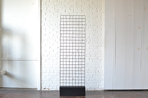 freestanding modern grid