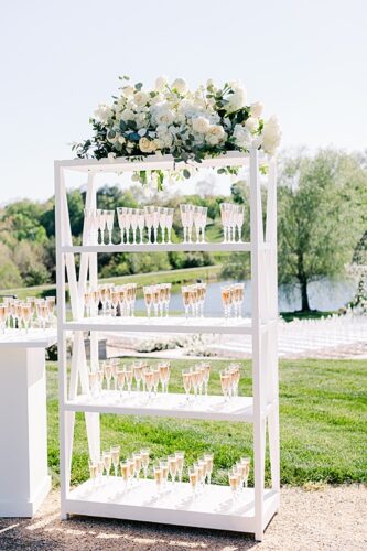 Neutral & Bright Mount Ida Wedding!