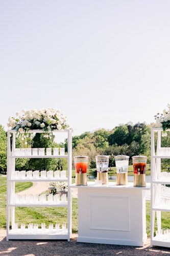 Neutral & Bright Mount Ida Wedding!