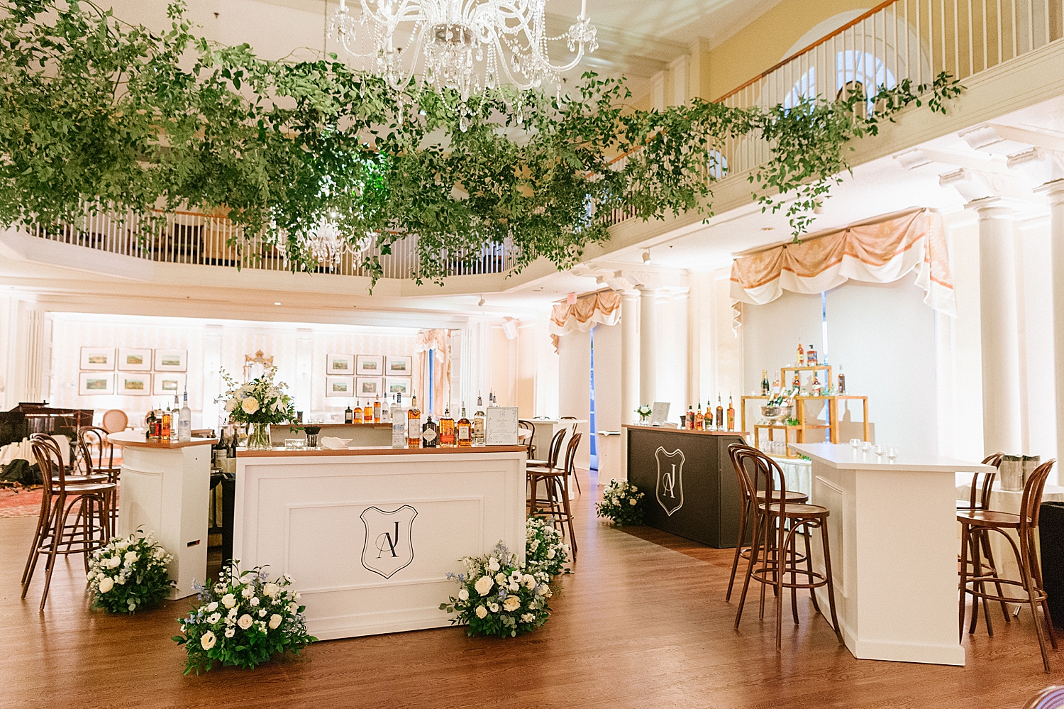 estate bar