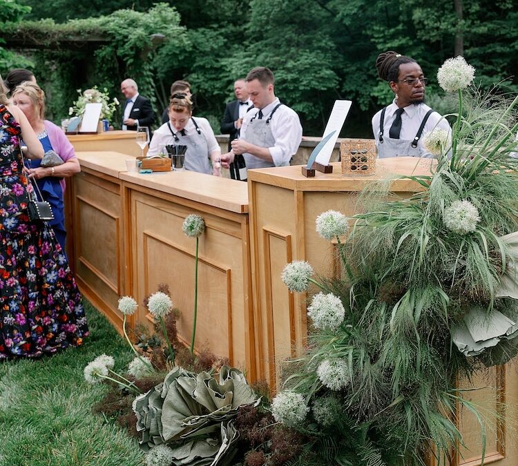 A Bold & Bespoke Design for a Refined Wedding Celebration